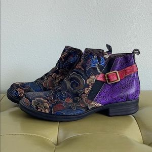 Wild purple ankle boots